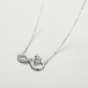 Collier élégant en argent S925 avec pendentif cœur infini et pierres de zircon