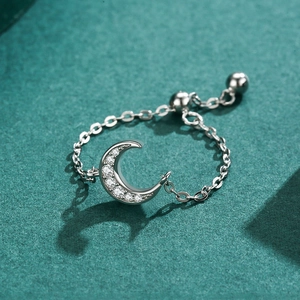 Elegant s925 silver crescent moon chain ring with micro-set zircon and adjustable band