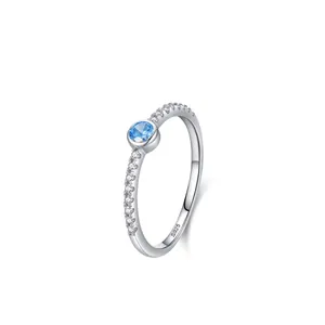 925 Sterlingsilber Blauer Zirkonia Ring Für Damen Luxuriös Mikro Eingelegter Runder Zirkonia Stapelbarer Modeschmuck Ring