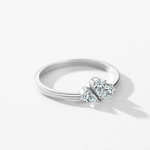 925 sterling silver ring with three pear-cut cubic zirconia in a crown shape