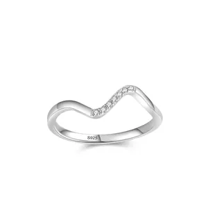 925 Sterling Silver Wave Irregular Ring For Women Minimalist Cubic Zirconia Geometric Finger Ring Commuter Fashion Jewelry