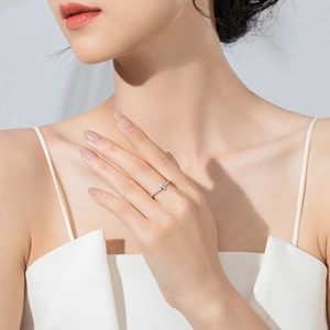 Elegant S925 sterling silver ring with marquise cut zircon on model finger