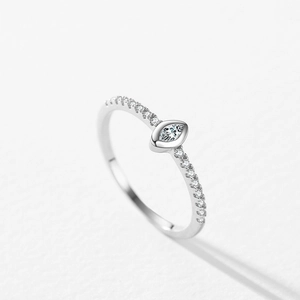 Elegant s925 silver marquise-cut zircon ring with paved crystals for women's wedding