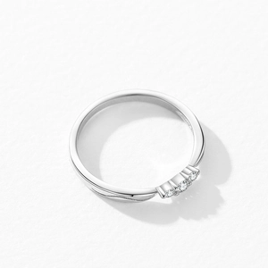 S925 sterling silver ring featuring three sparkling zircons in a minimalist stackable design