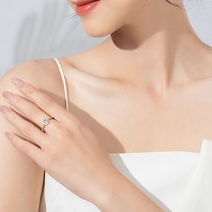 Bague géométrique minimaliste en argent s925 avec cristaux micro-pavés pour femme