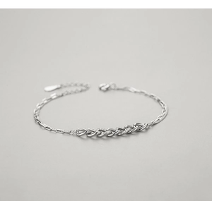 Macro shot of s925 silver double-layer chain bracelet with micro-inlaid zircon loops