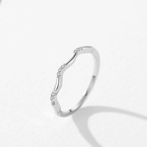 Minimalist 925 sterling silver wavy ring with pavé zircons in a stackable style