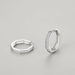 Orecchini a cerchio esagonali in argento S925 con zirconi a baguette in stile moderno