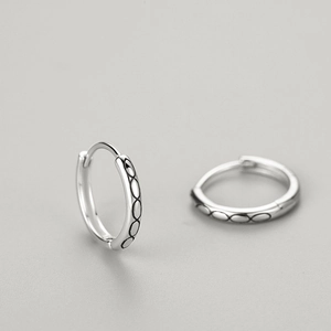 S925 sterling silver hoop earrings with engraved chain link pattern and vintage finish