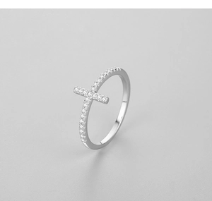 Macro di anello a croce in argento S925 con pavé di scintillanti pietre in zirconia