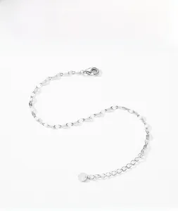 Detail of 925 sterling silver chain bracelet with lobster clasp and extension links