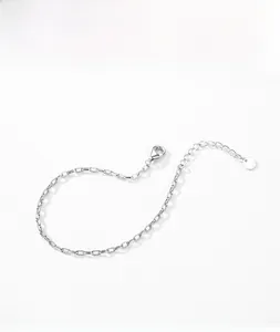 Detailed view of a 925 sterling silver paperclip chain bracelet with adjustable clasp