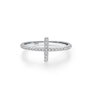 Anello Croce in Argento Sterling 925 da Donna Elegante Anello da Dito con Croce Laterale in Zirconia Micro Pavé Gioielli di Moda