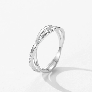Minimalist S925 sterling silver criss cross ring with sparkling cubic zirconia stones