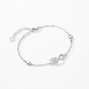 Bracciale infinito in argento s925 con micro cristalli e ciondoli a cuore lucidi