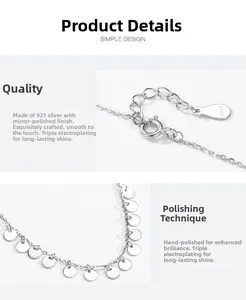 Détail du collier en argent 925 avec fermoir mousqueton, extension et pendentifs ronds