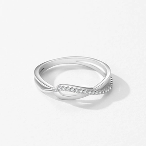 Elegant S925 sterling silver geometric crisscross ring with micro-pave cubic zirconia