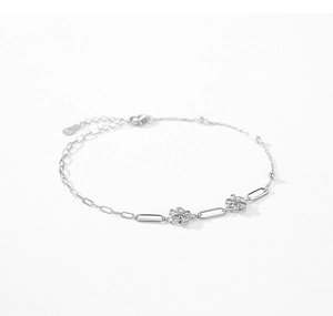Detail of S925 sterling silver flower bracelet with Zircon and S925 hallmark
