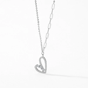 Collier cœur en argent S925 avec zircons baguette et chaîne à maillons trombone