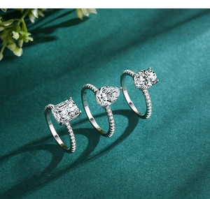 Détails de bagues en argent S925 avec zircons de taille Radiant, Poire et Ovale