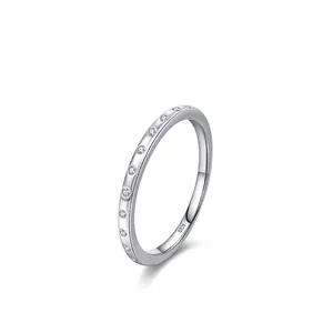 Anello in Argento Sterling S925 Con Micro Intarsio di Zirconia per Donna Anello a Fascia Eternity Minimalista Sovrapponibile