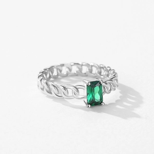 Elegant S925 silver chain ring featuring a rectangular emerald-cut green gemstone