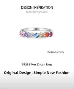 Nahaufnahme des S925 Sterlingsilberrings mit sieben bunten Regenbogen-Zirkonia-Steinen