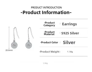 Détail macro de boucles d'oreilles en argent 925 montrant la taille 20,6mm et le poids