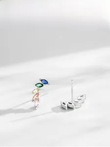 Detail von S925 Sterling Silber Engelsflügel Ohrsteckern mit Regenbogen-Edelsteinen