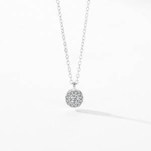 Élégant collier en argent S925 avec pendentif halo rond serti de zircons scintillants
