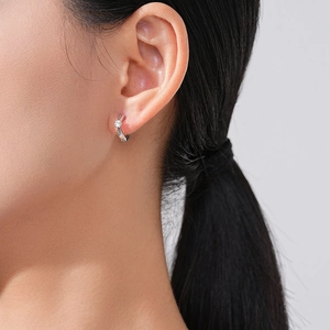 S925 silver hoop earrings with twisted texture and round brilliant cut zircon stones