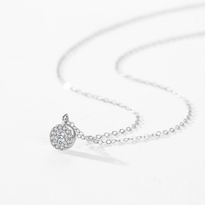 Élégant collier en argent S925 avec pendentif halo pavé rond et chaîne fine pour femme