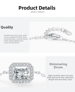 Dettaglio macro del bracciale in argento S925 con zircone rettangolare e moschettone