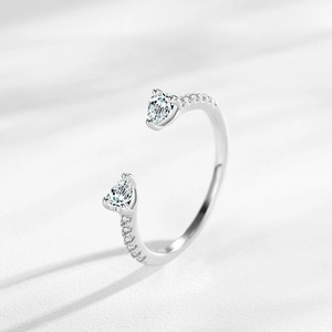 Verstellbarer S925 Sterlingsilber Ring mit Tropfenschliff-Steinen und Pavé-Besatz