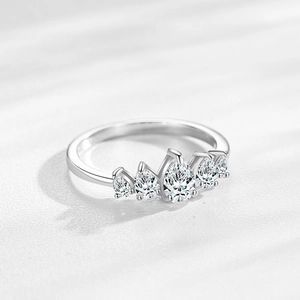 S925 silver ring featuring five pear-shaped shimmering stones in an elegant fan shape