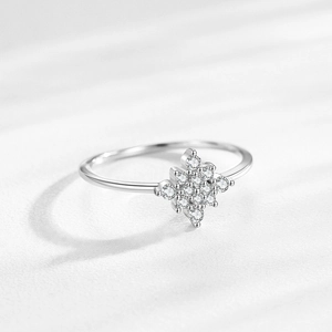 Elegant S925 sterling silver snowflake ring with micro-pave diamonds and polished thin band