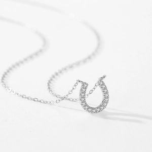 Collier élégant en argent sterling S925 pendentif fer à cheval en U avec zircons brillants