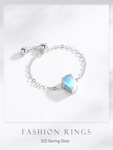 Macro shot of 925 silver water drop moonstone chain ring with adjustable sliding bead