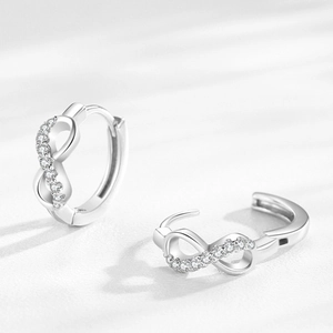 S925 Sterling Silber Unendlichkeit Creolen mit Cubic Zirkonia Mikropave-Fassung