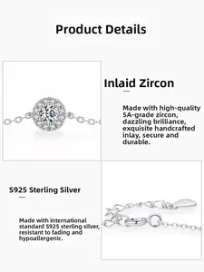 Détail du fermoir mousqueton en argent S925 et du charm en micro-pavé de zircone 5A