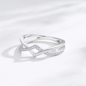 S925 sterling silver geometric crisscross ring with pavé sparkling zircon stones