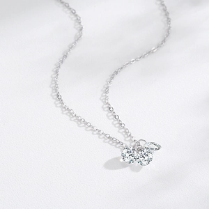 Elegant S925 sterling silver necklace featuring three sparkling round cubic zirconia stones