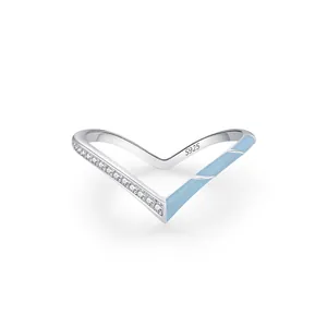 Bague en Argent Sterling 925 Forme V pour Femme Émail Bleu Clair Micro Incrusté Zirconia Bijoux Mode Bague Minimaliste