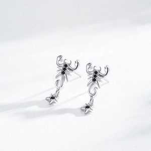 Boucles d'oreilles scorpion en argent S925 avec zircons noirs et pendentif étoile