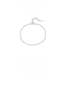 Détail du bracelet minimaliste en argent sterling S925 avec fermoir et rallonge