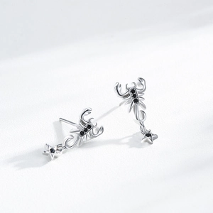 Boucles d'oreilles scorpion en argent S925 avec zircons noirs et étoiles punk