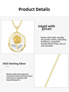 Vue détaillée du collier rose en argent S925 plaqué or avec des pierres de zircone grade 5A