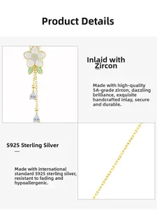 Détail du pendentif orchidée en argent S925 avec pétales en émail et glands en zircone