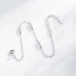 Bracelet minimaliste en argent sterling S925 orné de zircons sur une chaîne en O fine