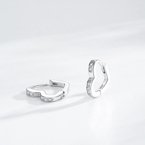 Polished S925 sterling silver heart hoop earrings with micro-inlaid zircon crystals